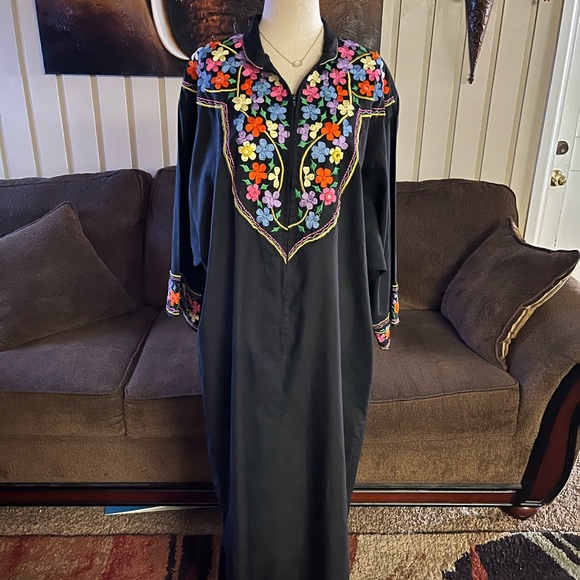 Ramona Rull” Kaftan Lounge Dress~Size Medium - Picture 3 of 15
